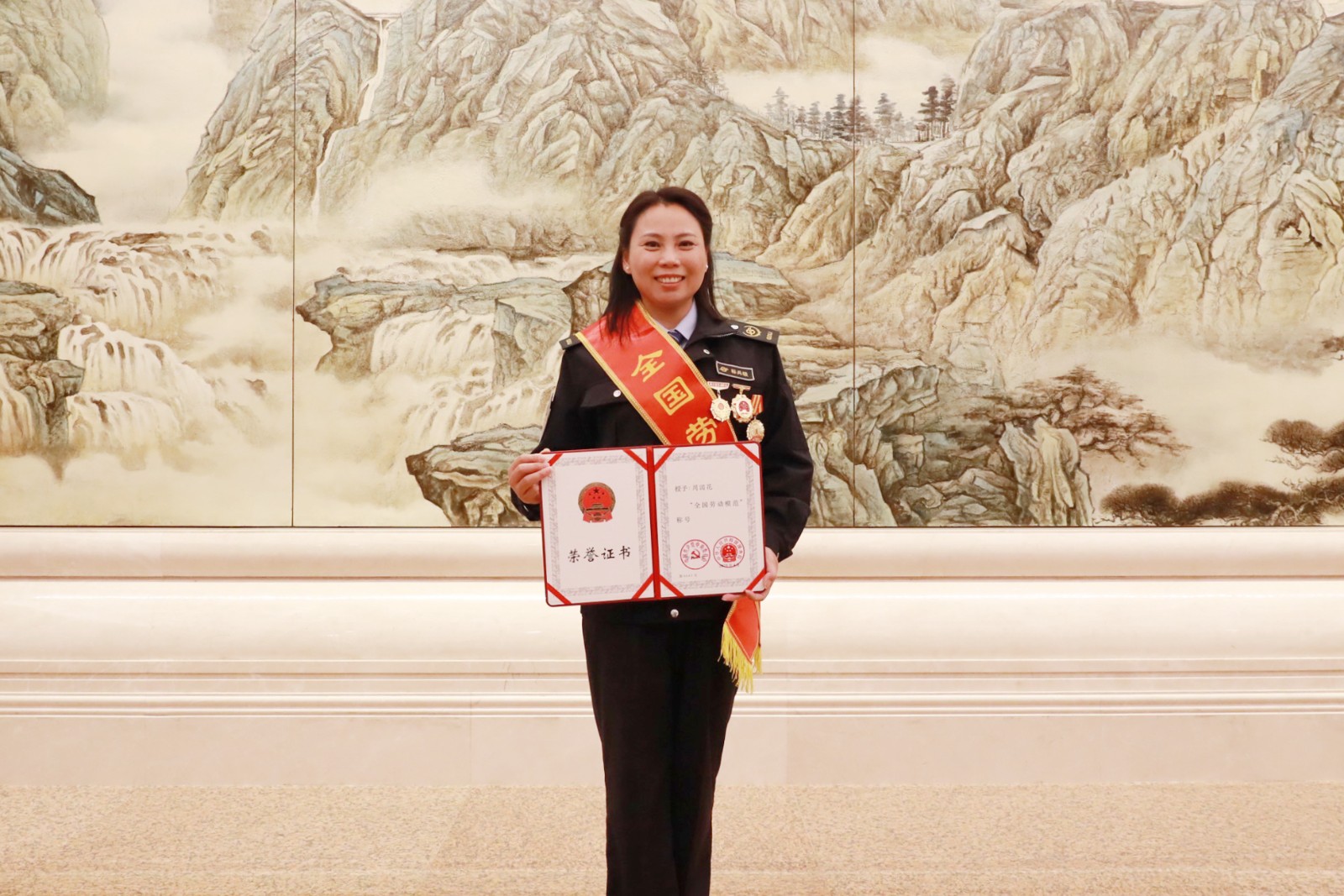 衢通的她，全國(guó)勞動(dòng)模范！
